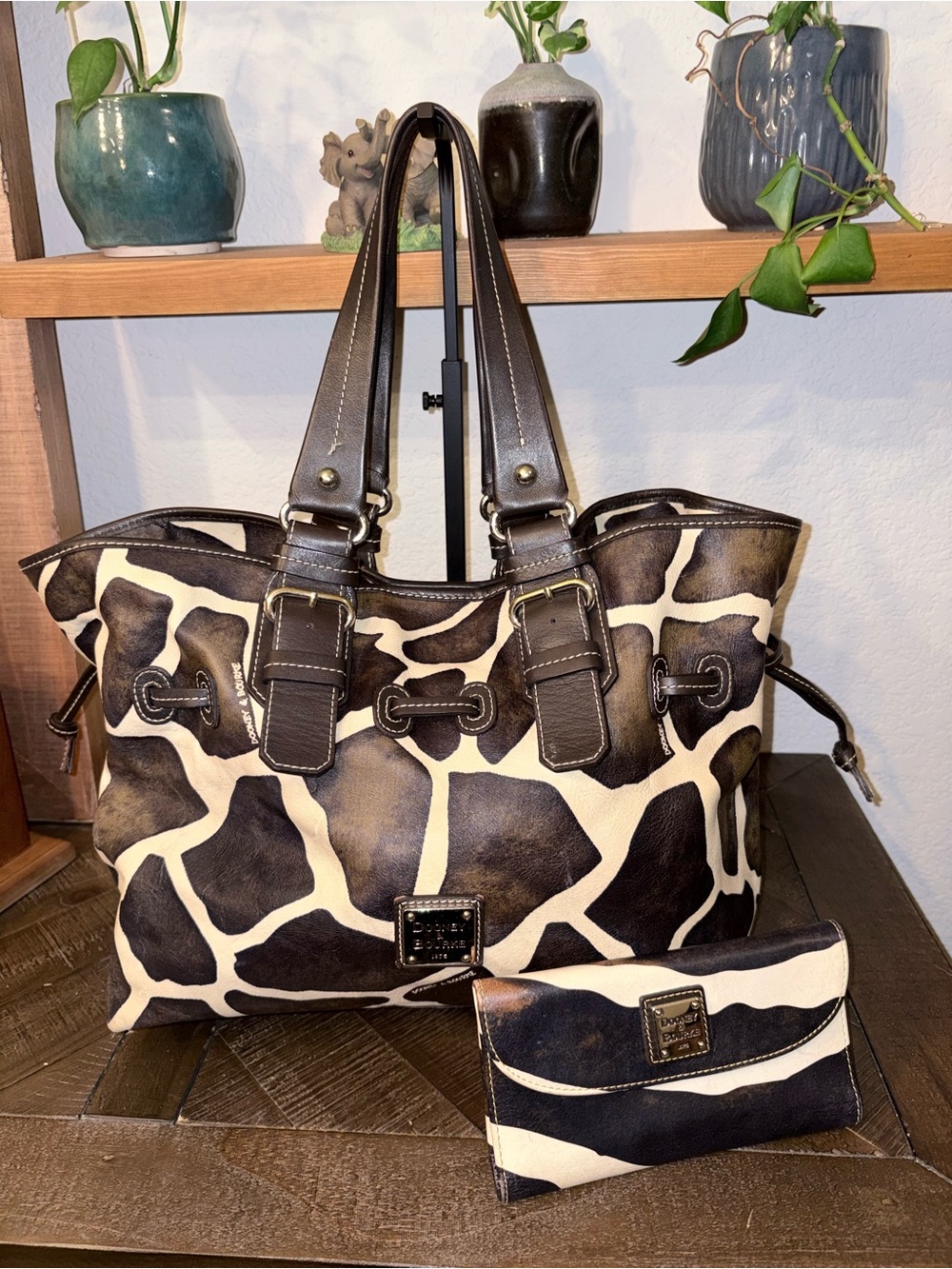 Dooney & Bourke Serengeti Giraffe Print Tote & Matching Wallet Set – EUC